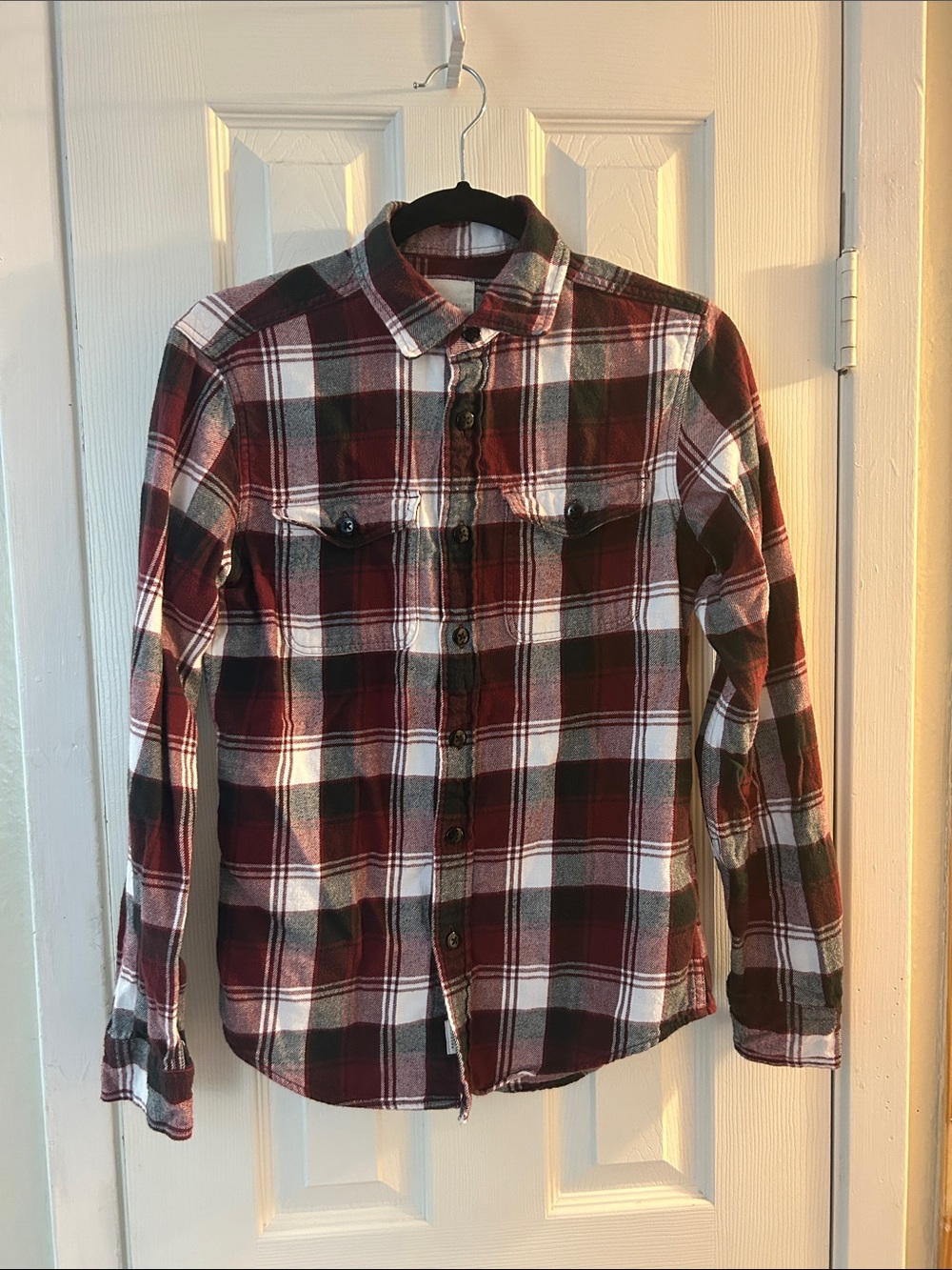 American Eagle Men's Burgundy, Black & White Plaid Button-Down Shirt, size XS